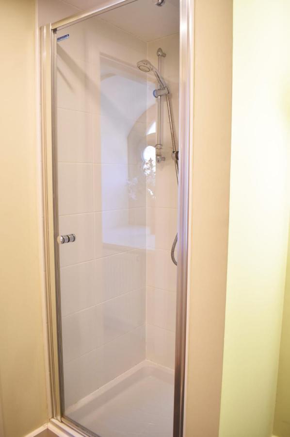 The Ross 2 Bedroom Apartment In Historic Abbey Форт Аугустус Экстерьер фото